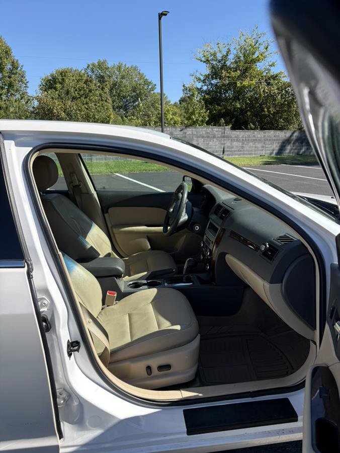 Used 2012 Ford Fusion SEL FWD image 9