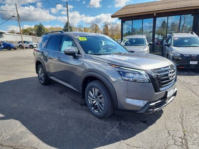 New 2025 Nissan Pathfinder SV