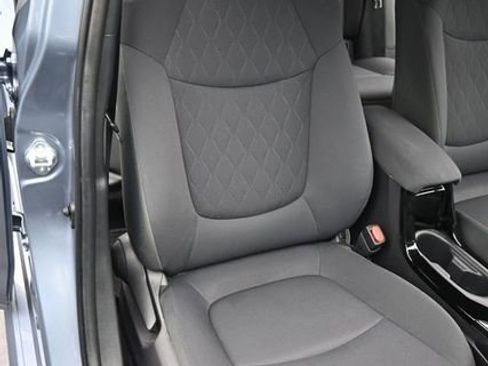 Used 2022 Toyota Corolla LE image 16