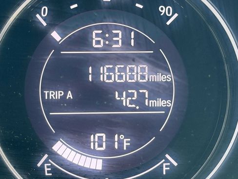 Used 2018 Honda HR-V EX image 40