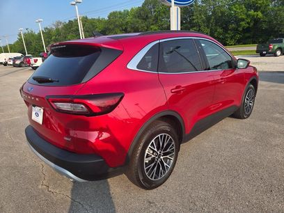 New 2025 Ford Escape SE w/ PHEV Premium Package
