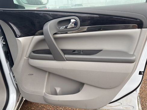 Used 2017 Buick Enclave Leather image 24