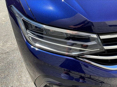 Certified 2022 Volkswagen Tiguan SE w/ Panoramic Sunroof Package image 27