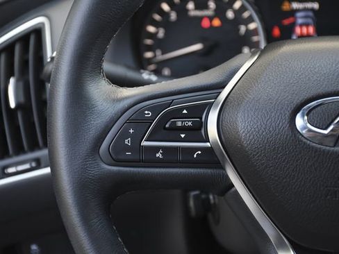 Used 2023 INFINITI Q50 Sensory image 8