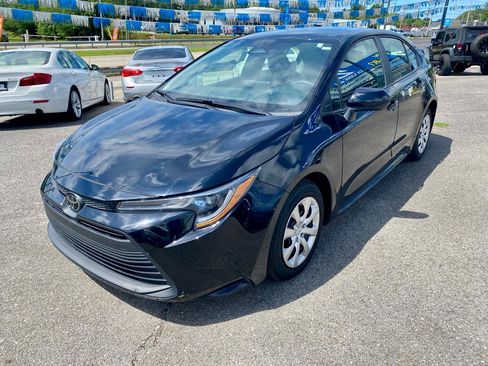 Used 2024 Toyota Corolla LE FWD image 3