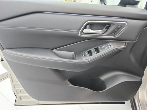 Used 2026 Nissan Rogue Platinum w/ Platinum Premium Package AWD/4WD image 34