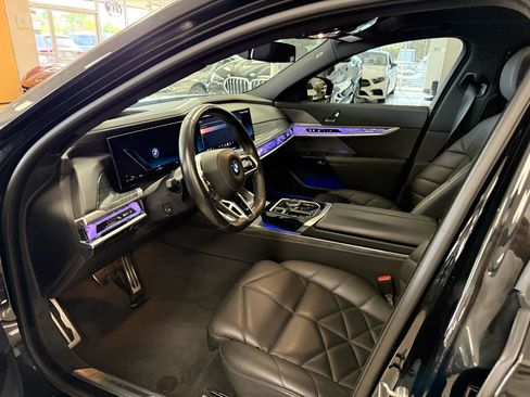 Used 2024 BMW 740i w/ Premium Package image 6