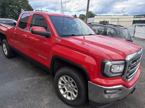 Used 2017 GMC Sierra 1500 SLE w/ SLE Value Package AWD/4WD image 2