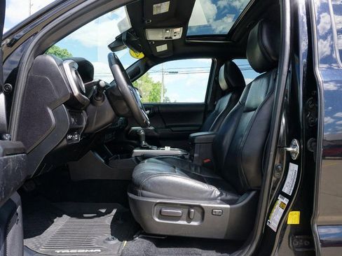Used 2021 Toyota Tacoma Limited AWD/4WD image 26