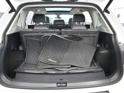 Used 2024 Volkswagen Tiguan SE FWD image 34