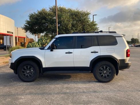 Used 2026 Toyota Land Cruiser w/ Premium Package AWD/4WD image 7