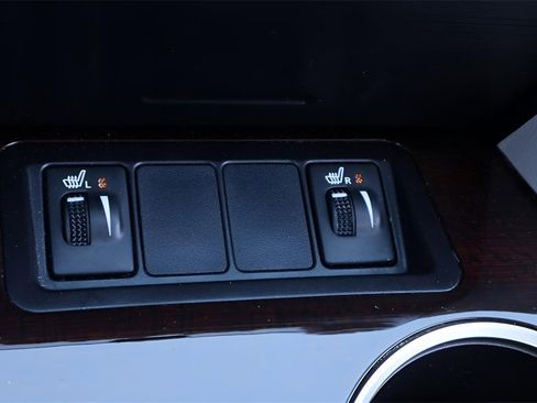 Used 2014 Toyota Camry XLE image 24