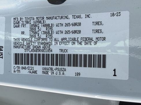 Used 2024 Toyota Tundra SR5 w/ SR5 Premium Package image 32