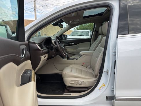 Used 2019 GMC Acadia Denali w/ Technology Package FWD image 25