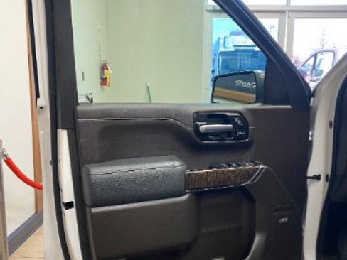 Used 2019 GMC Sierra 1500 Denali w/ Denali Ultimate Package image 18