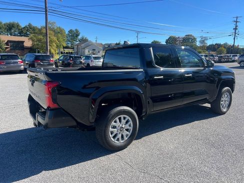 Used 2025 Toyota Tacoma SR image 5