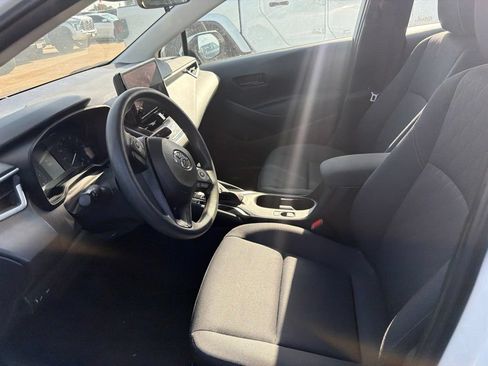 Used 2024 Toyota Corolla LE FWD image 2