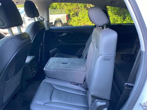 Used 2023 Audi Q7 2.0T Premium w/ Convenience Package AWD/4WD image 9