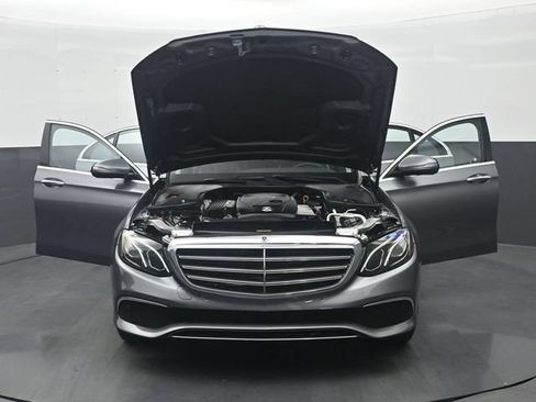Used 2017 Mercedes-Benz E 300 4MATIC w/ Premium 1 Package image 36