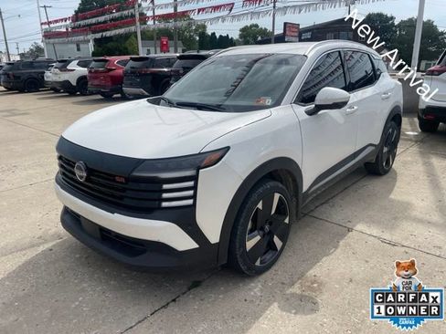 Used 2025 Nissan Kicks SR FWD image 2