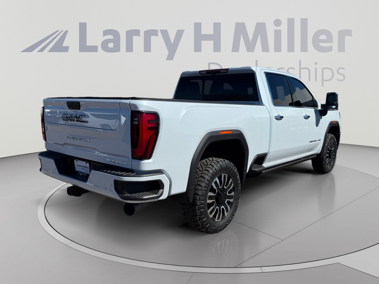 Used 2026 GMC Sierra 2500 Denali Ultimate AWD/4WD image 5