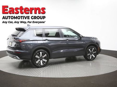 Used 2025 Mitsubishi Outlander SE FWD image 43