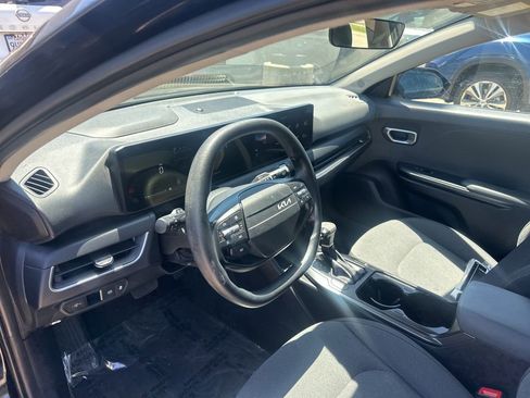 Used 2025 Kia K4 FWD image 9