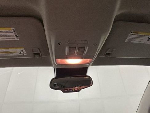 Used 2019 Buick Encore Essence FWD image 26