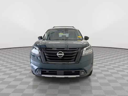 Used 2022 Nissan Pathfinder SL w/ SL Black Package image 4