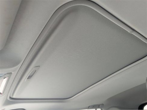 Used 2023 Toyota RAV4 XLE Premium image 30