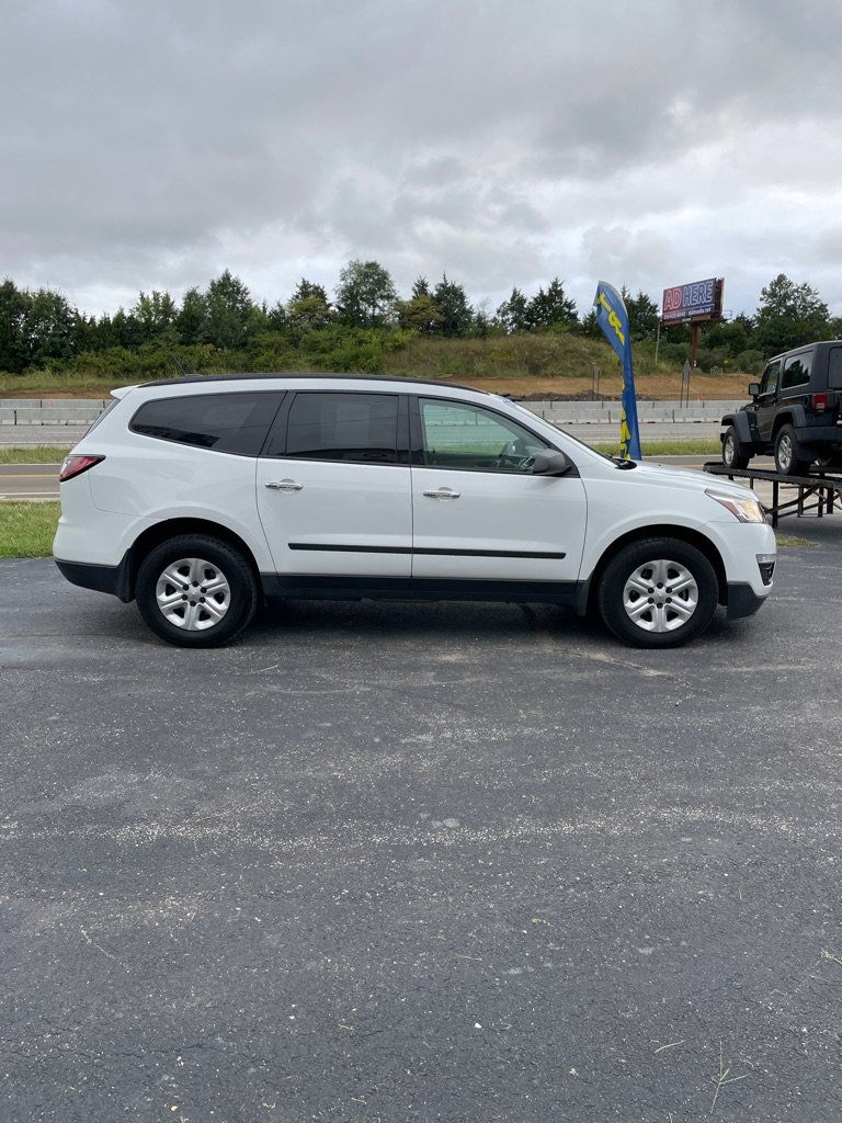 Used 2017 Chevrolet Traverse LS FWD image 6