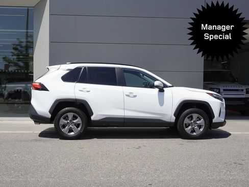 Used 2024 Toyota RAV4 XLE AWD/4WD image 7