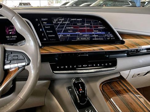 Used 2021 Cadillac Escalade Premium Luxury Platinum w/ Heavy-Duty Trailer Package image 6