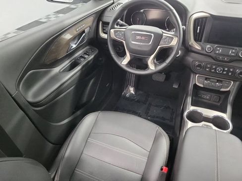 Used 2024 GMC Terrain Denali w/ Denali Premium Package AWD/4WD image 15