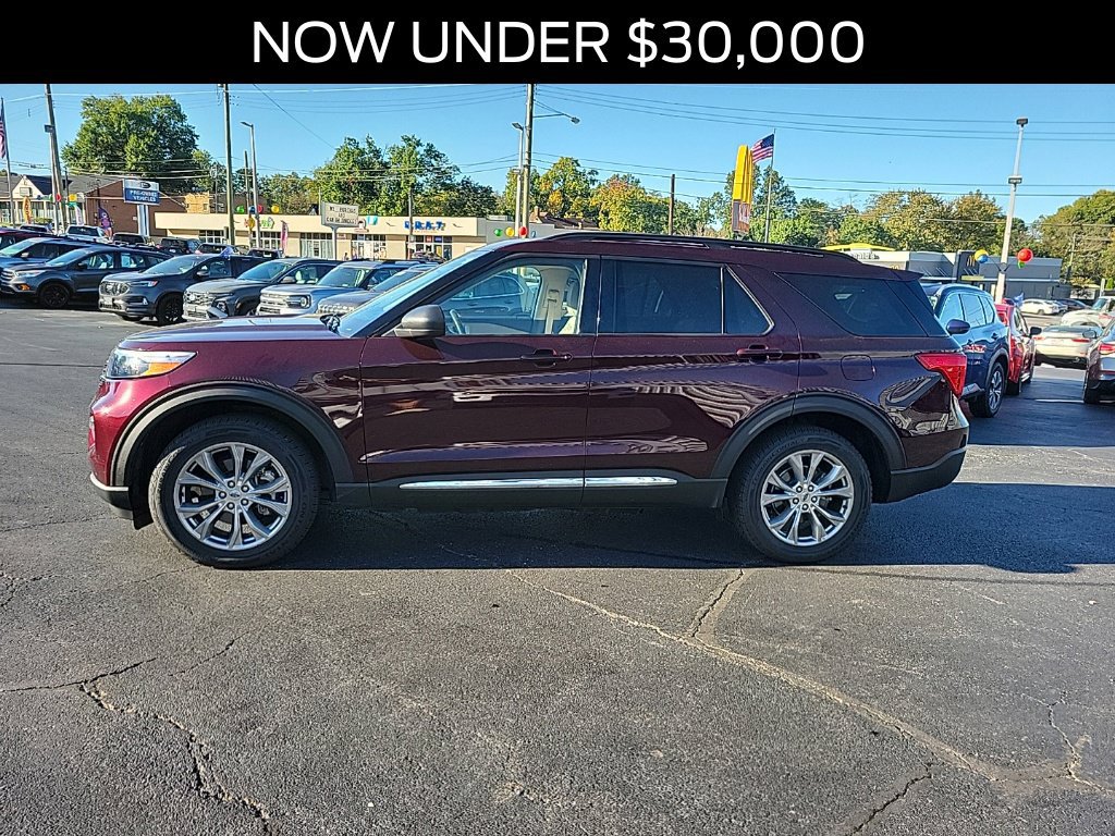 Certified 2022 Ford Explorer XLT w/ Equipment Group 202A AWD/4WD image 4
