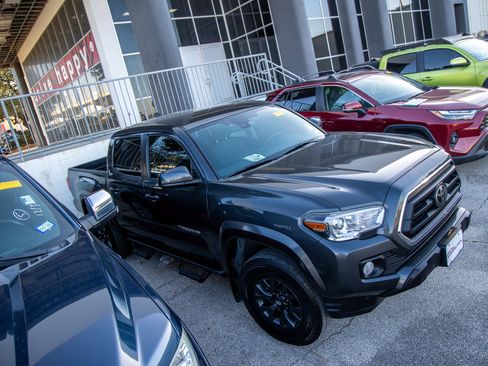 Used 2023 Toyota Tacoma SR5 image 7