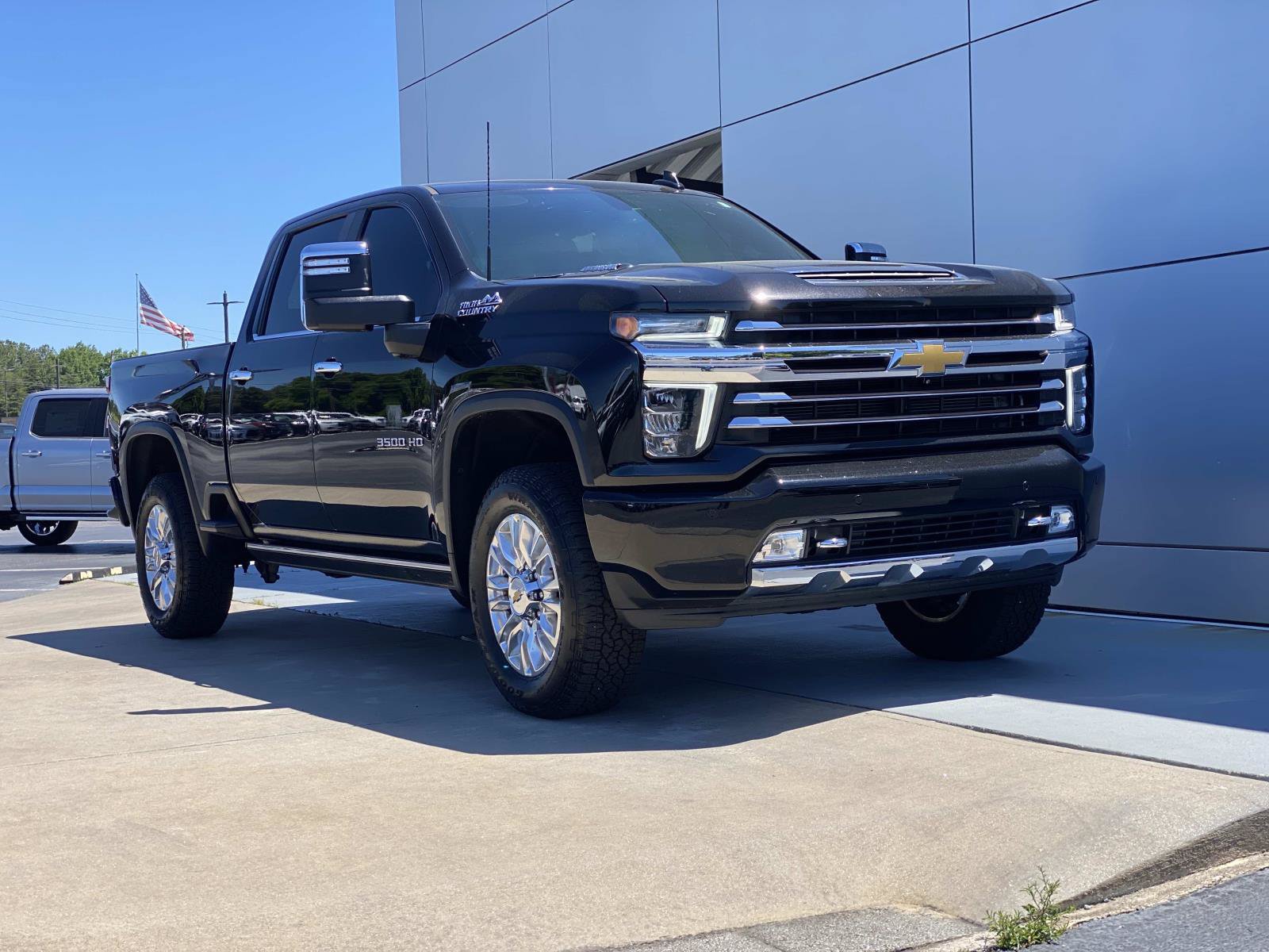 Used 2023 Chevrolet Silverado 3500 High Country AWD/4WD image 2