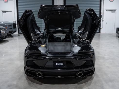 Used 2021 McLaren GT image 39