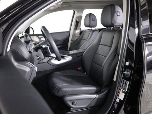 Used 2026 Mercedes-Benz GLS 450 4MATIC image 35
