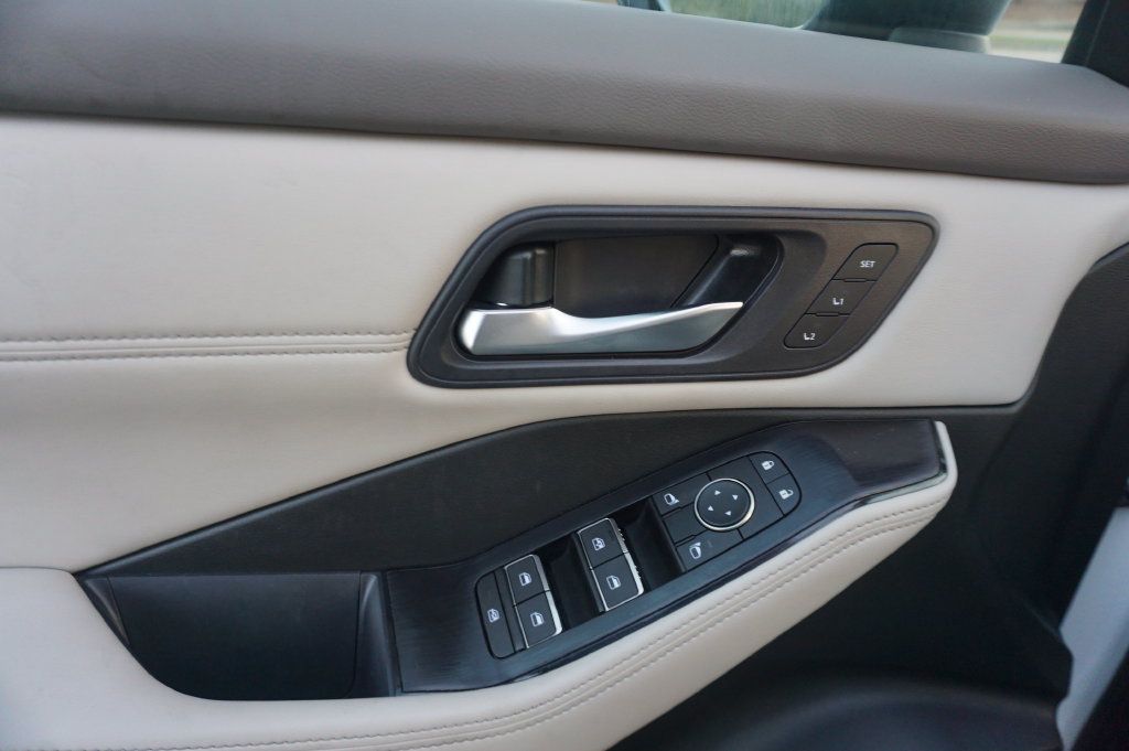 Used 2023 Nissan Rogue SL w/ SL Premium Package FWD image 4