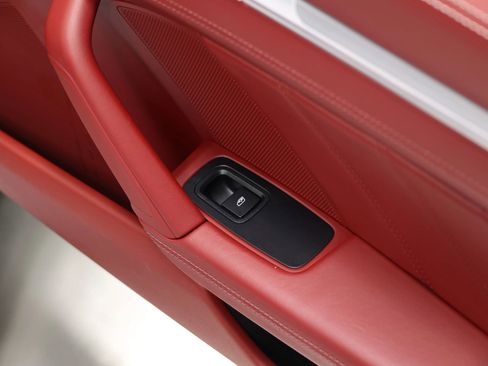 Used 2022 Porsche 911 Carrera image 78