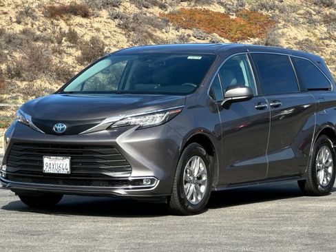 Used 2022 Toyota Sienna XLE FWD image 8