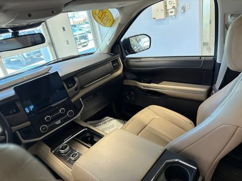 Used 2022 Ford Expedition Max Limited AWD/4WD image 33