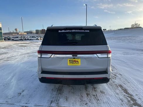 Used 2024 Lincoln Navigator L Reserve image 4