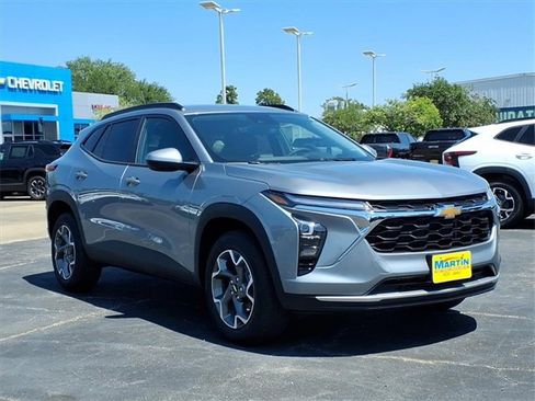 New 2026 Chevrolet Trax LT w/ Driver Confidence Package image 6