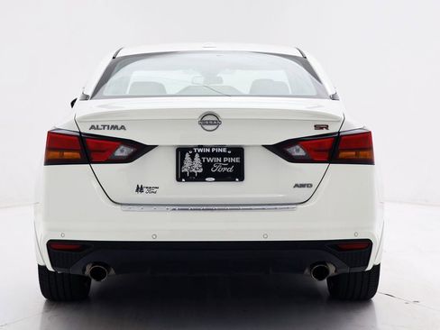 Used 2023 Nissan Altima 2.5 SR w/ SR Premium Package image 9
