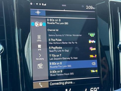 Used 2020 Volvo V60 T5 Cross Country image 19