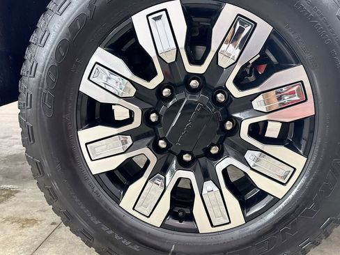 Used 2024 GMC Sierra 3500 Denali w/ Denali Reserve Package image 32