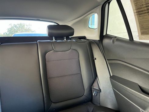 Used 2025 Chevrolet Trax LT image 37