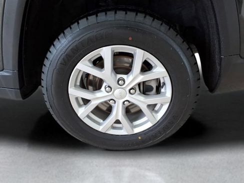 Used 2023 Jeep Grand Cherokee L Limited AWD/4WD image 12